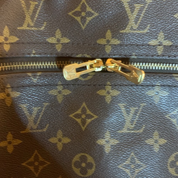 Louis Vuitton Malletier - Picture 2 of 9